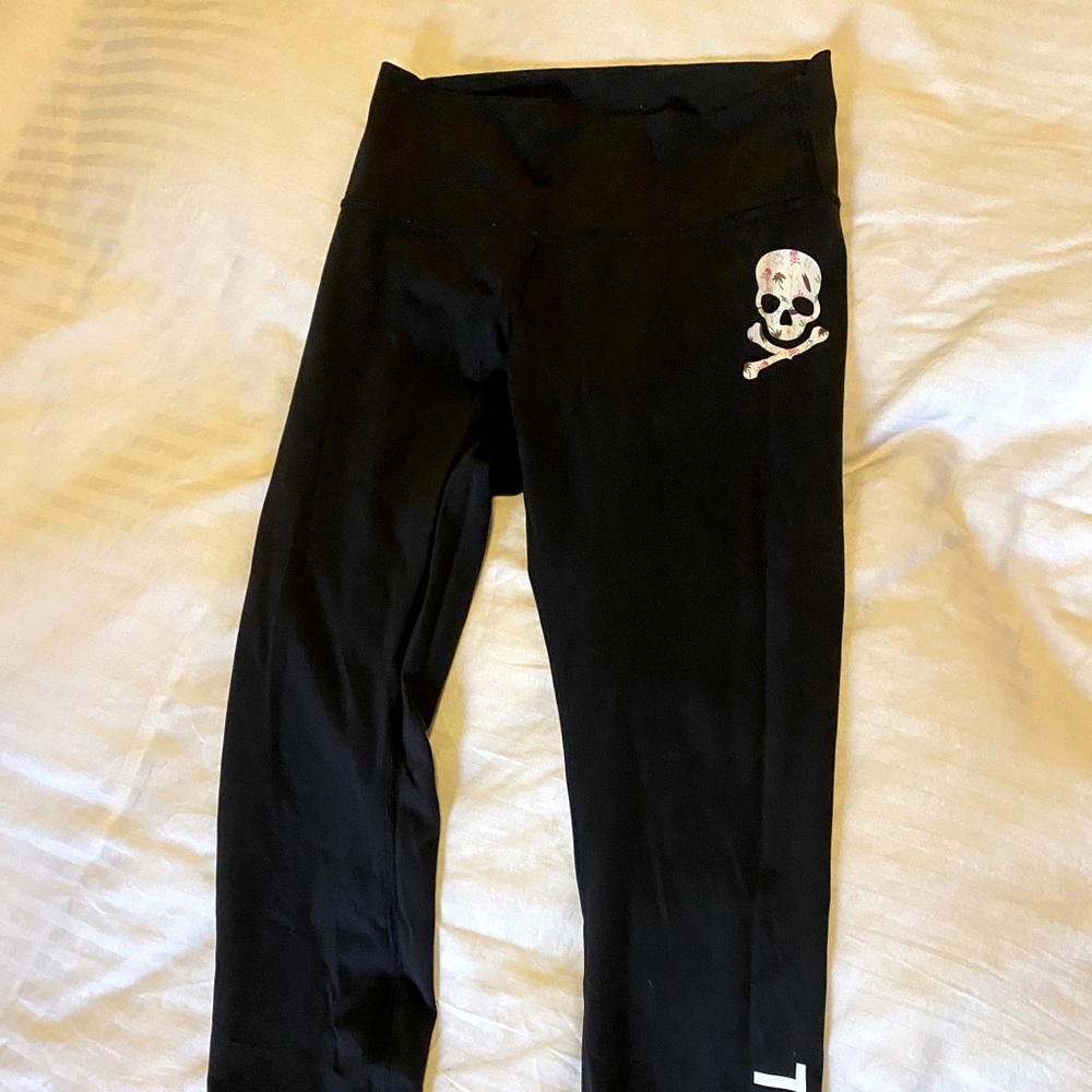 Like new Lululemon Soulcycle Wander Unders